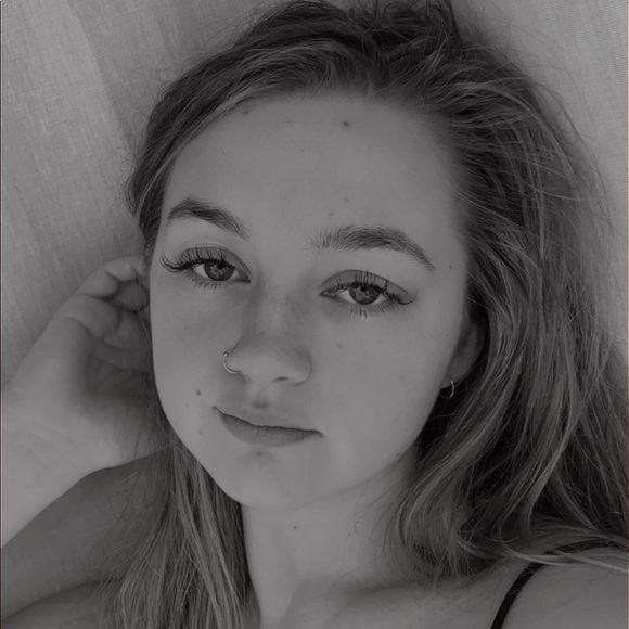 Meet your Posher, Chloe - Picture 1 of 1